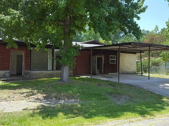 2nd image of 1303 Pine Hill Dr