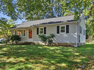73 Pequot Trl, East Greenwich, RI 02818