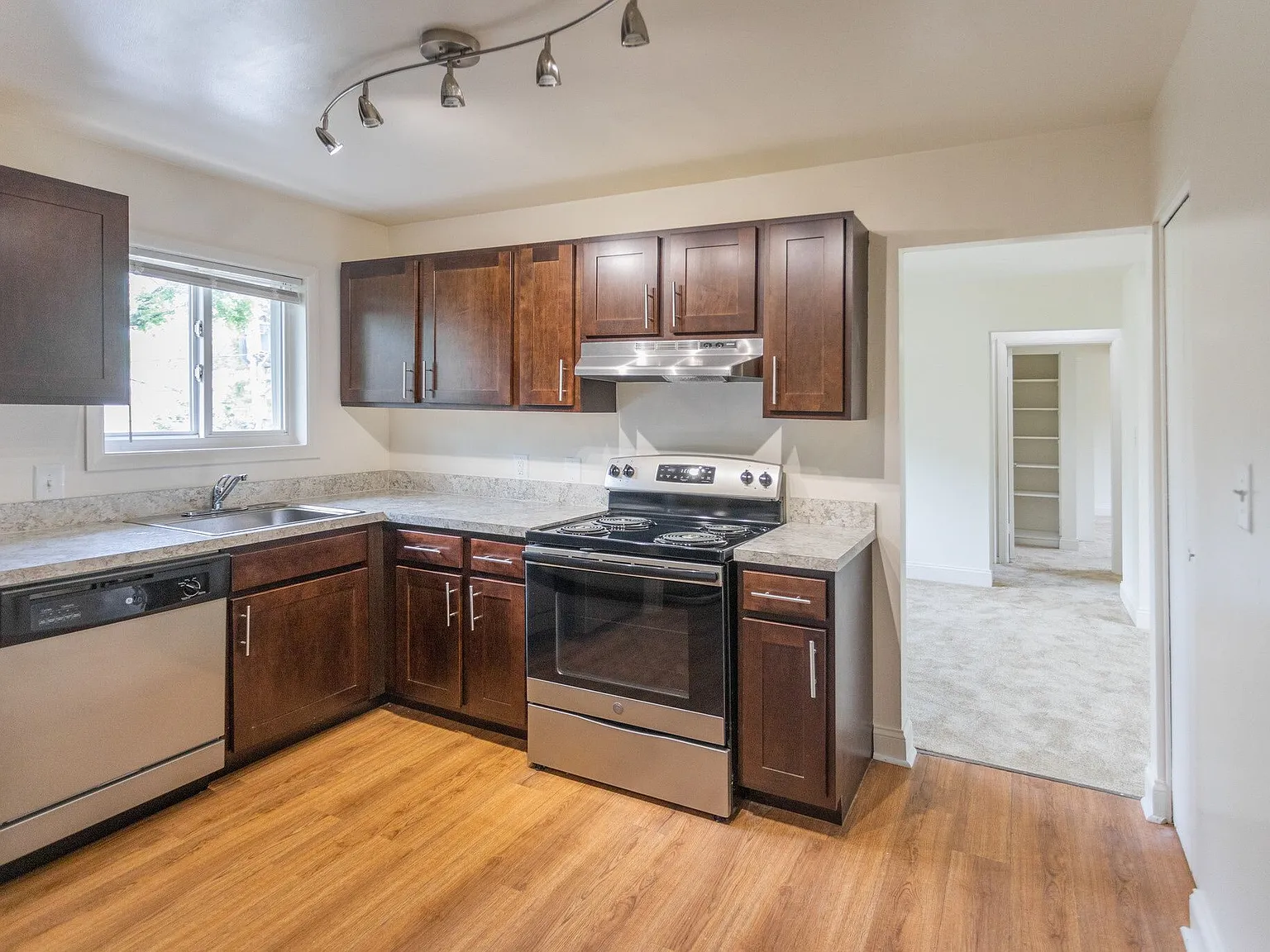 Fountainview Apartments — Photo 3