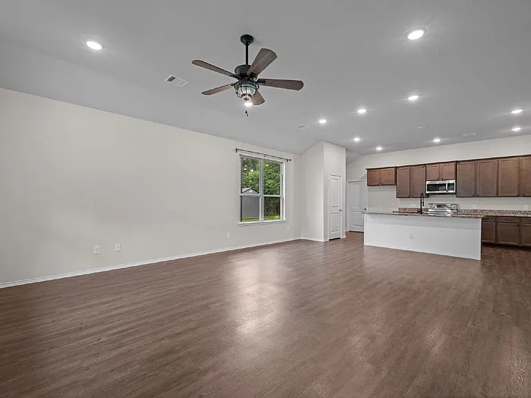 709 Little River Dr — Photo 3