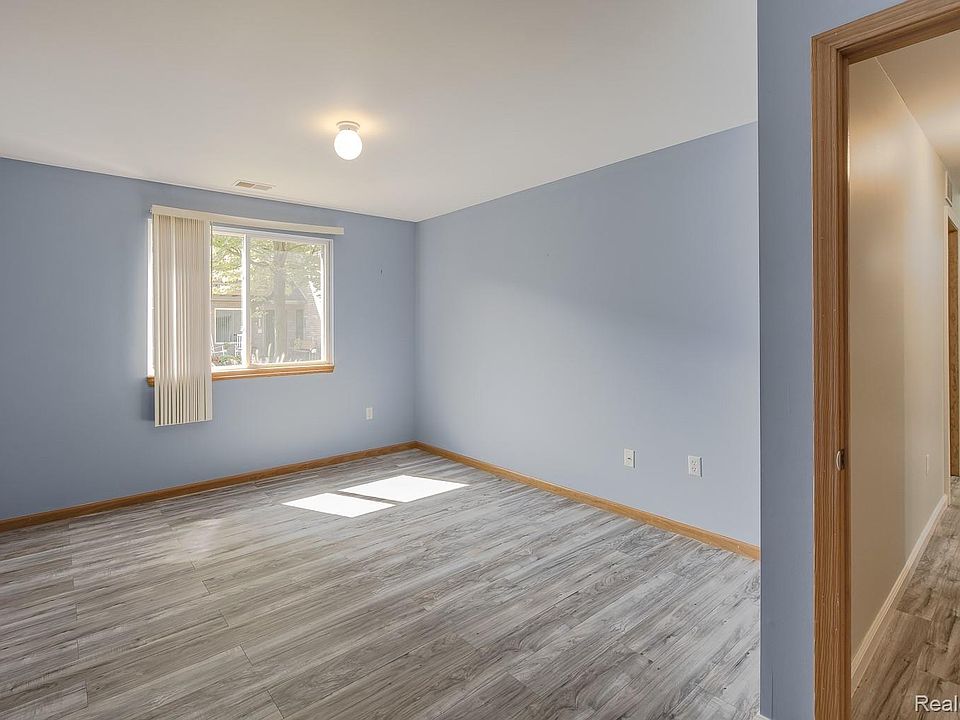 2154 Frazho Rd, photo 15