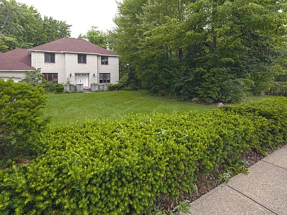 2nd image of 33359 Allenbury Dr