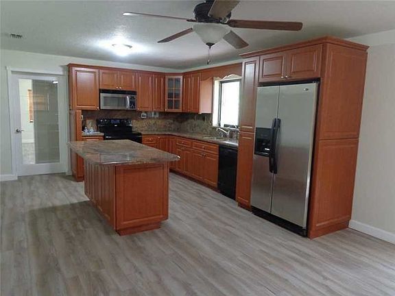 3rd image of 17135 NW 77th Ct