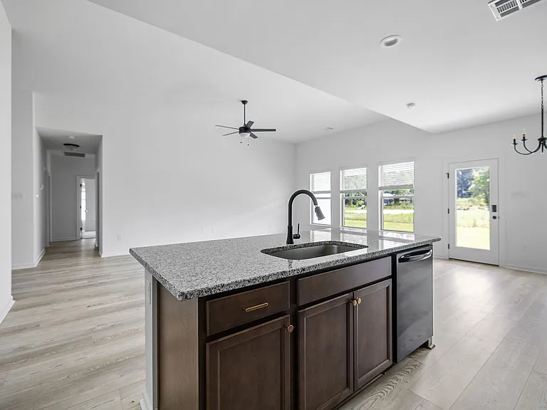 181 Southgate Dr — Photo 4