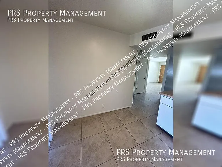 5233 E University Dr #B — Photo 12