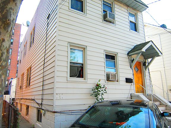 2nd image of 2352 E 13th St #3