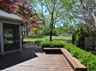 5 Adirondack Dr, East Greenwich, RI 02818