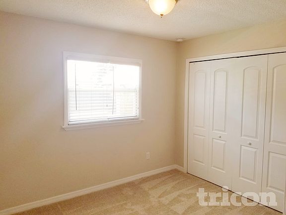 5th image of 212 65th Ave W