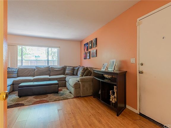 3rd image of 23552 Newhall Ave APT 5