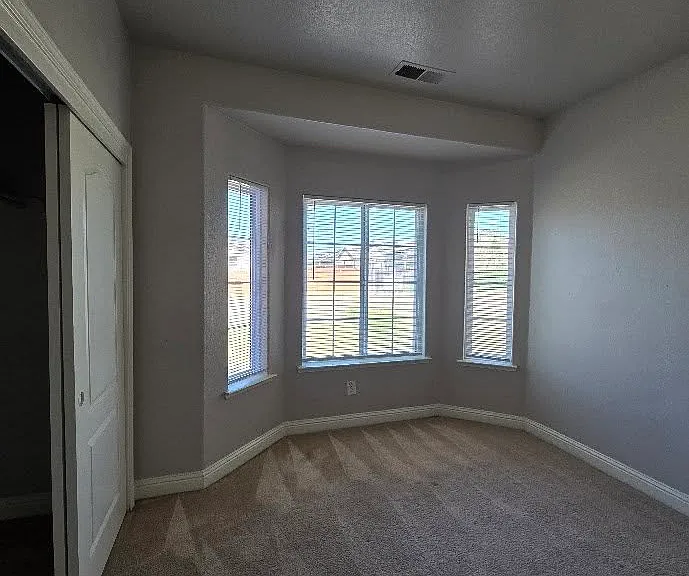 4726 N Erie Ave — Photo 24