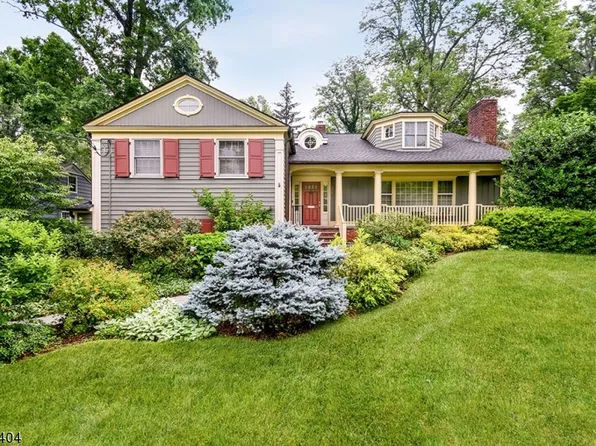38 Drum Hill Dr, Summit City, NJ 07901