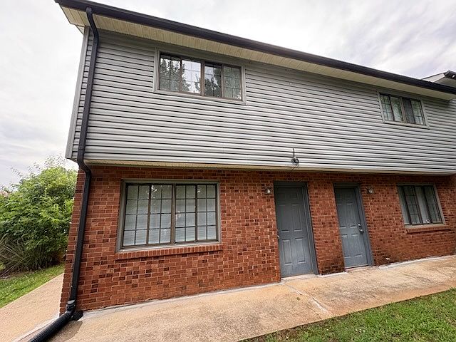 1st image of 1110 Arbor Dr #6