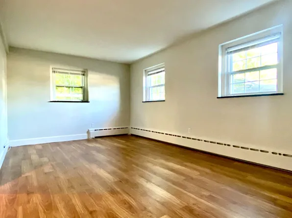 The Gaspee, 1015 Warwick Ave APT 1, Warwick, RI 02888