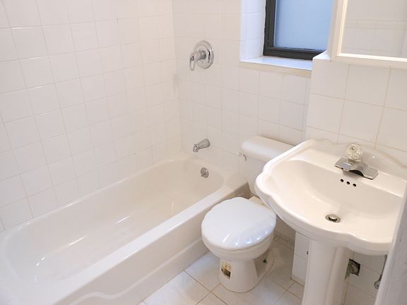 3rd image of 324 W 84th St APT 21