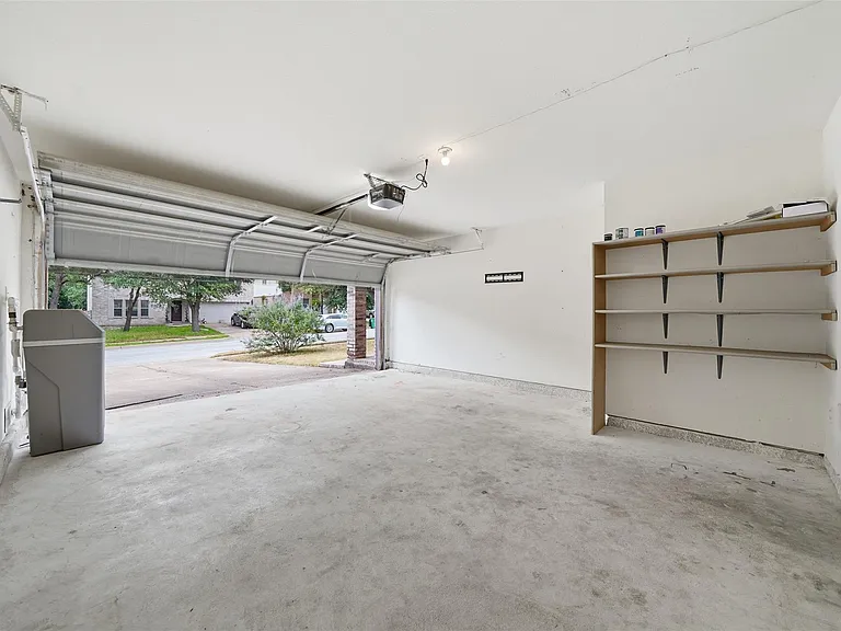 1304 Irene Dr — Photo 35