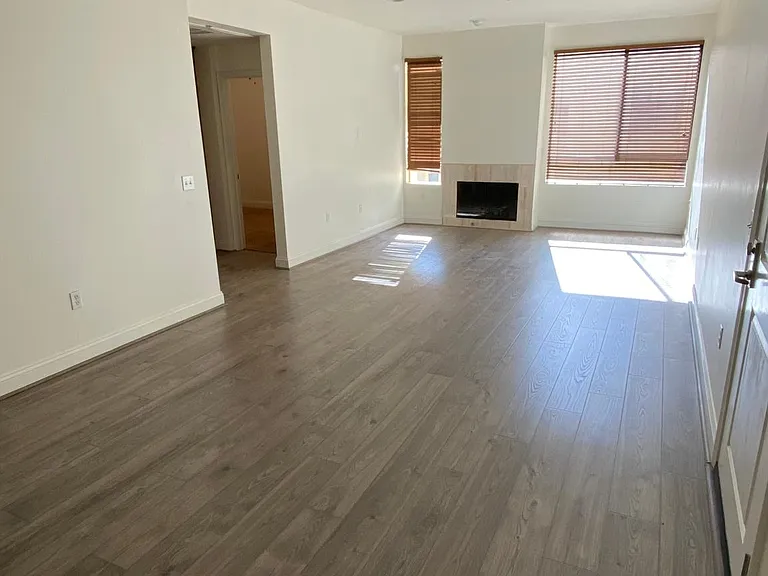 6938 Laurel Canyon Blvd #304 — Photo 3