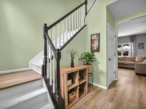 5th image of 7088 Victoria Dr