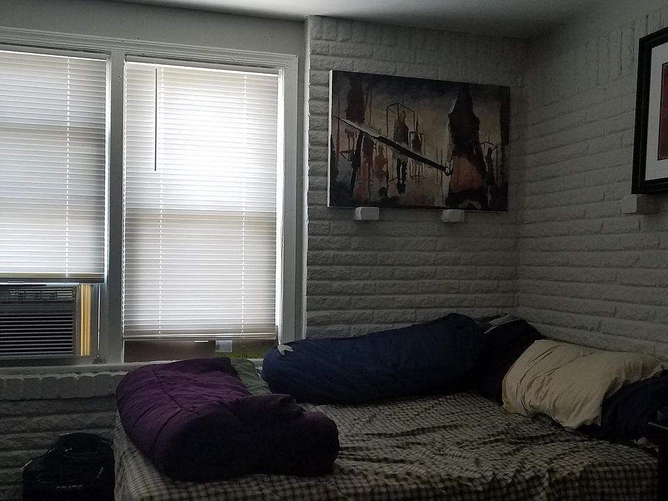 2nd image of 912 Centre St APT 2