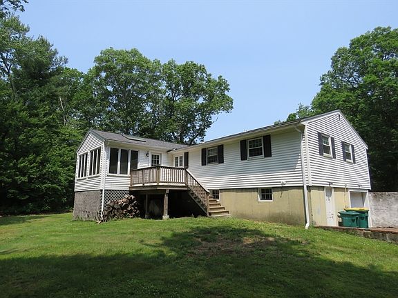 4th image of 40 Rockland St