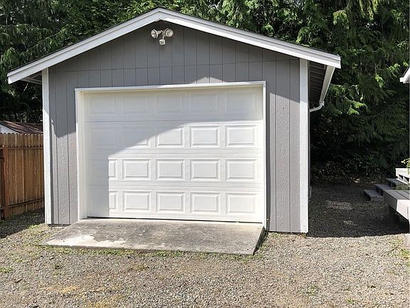 3rd image of 1808 Nevada Ave SE