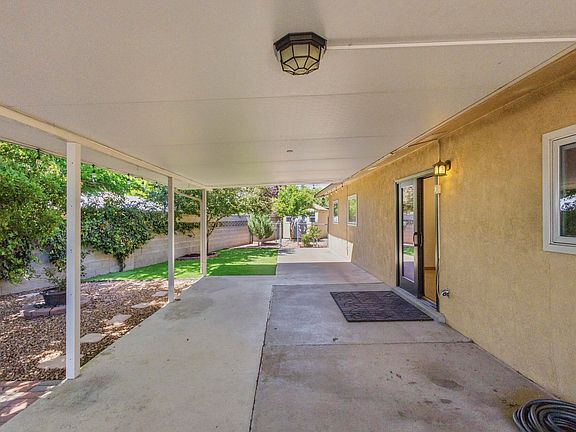 4th image of 12109 Baronet Pl NE