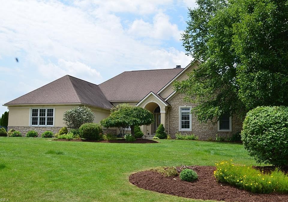 1st image of 3834 Meadowvale Dr