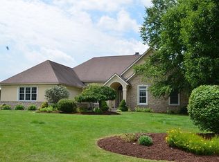 3834 Meadowvale Dr, Akron, OH 44333