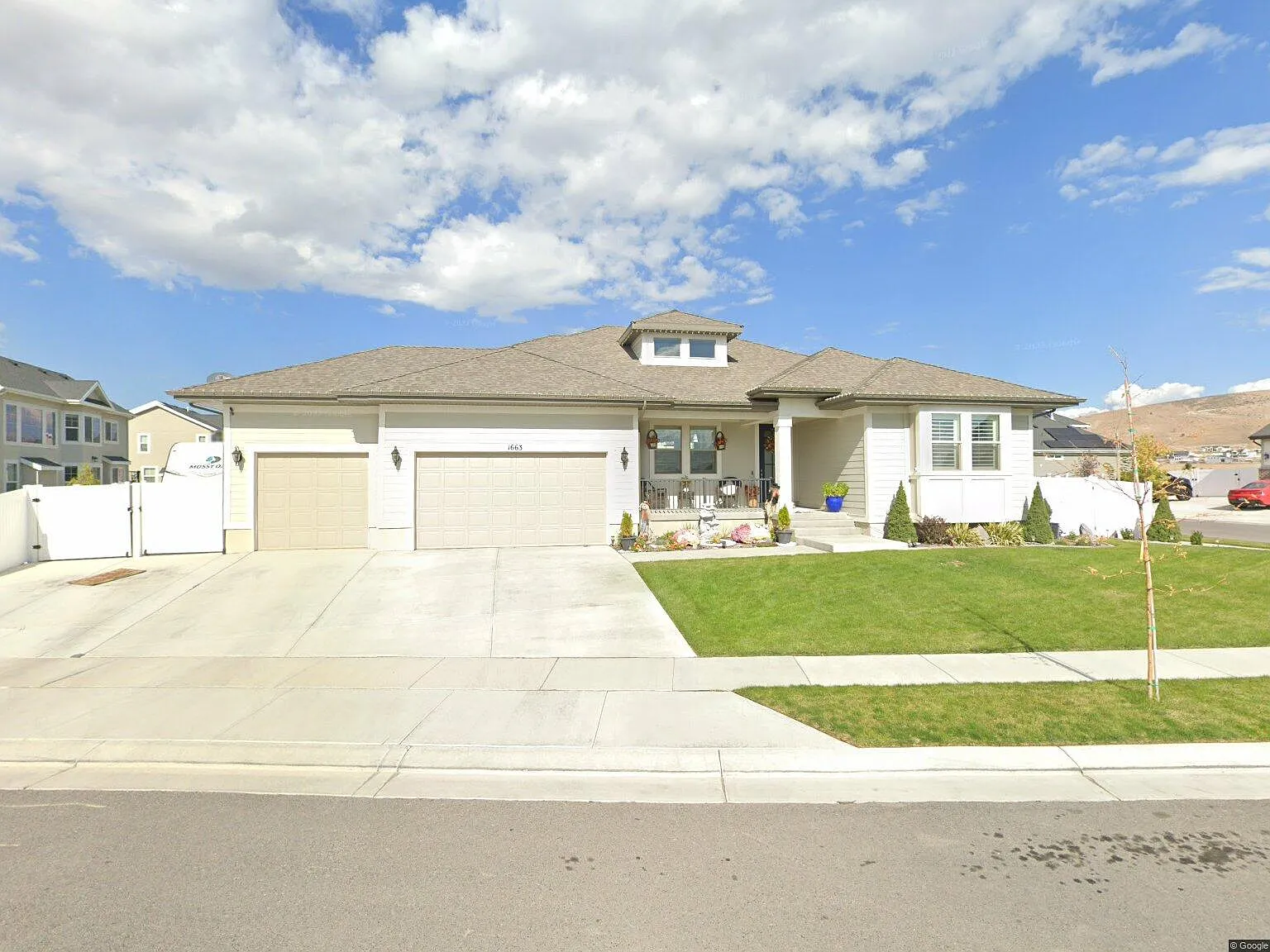 4 bed, 1700 sqft, $2,300 — Photo 1