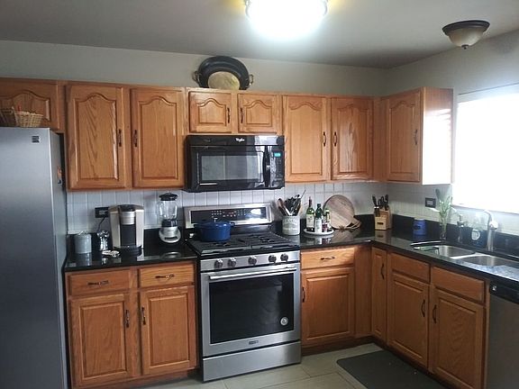 4th image of 4415 Willowbend Dr