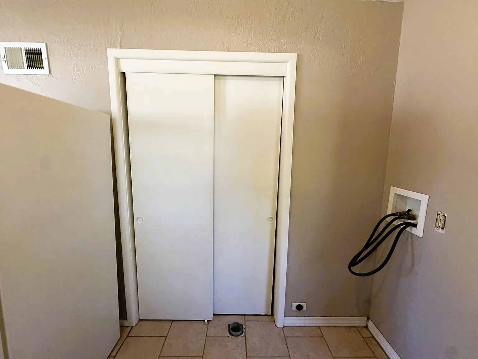 2 bed, 1025 sqft, $995 — Photo 3