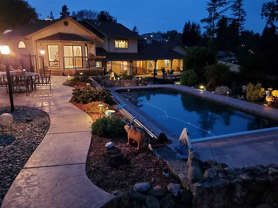 2nd image of 5067 Seaview Ave