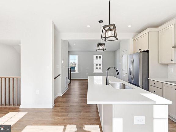 7th image of this home