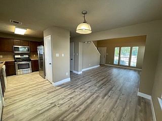4th image of 510 Camp Ct