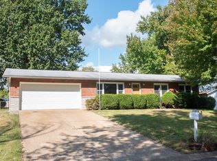 1027 Geringer Ct, Saint Louis, MO 63135