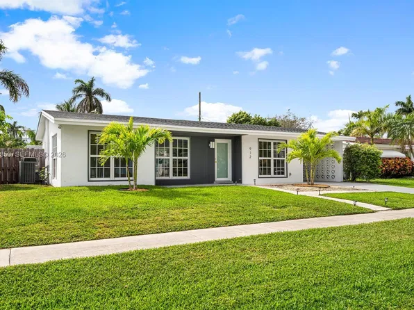 912 SE 16th Pl, Deerfield Beach, FL 33441