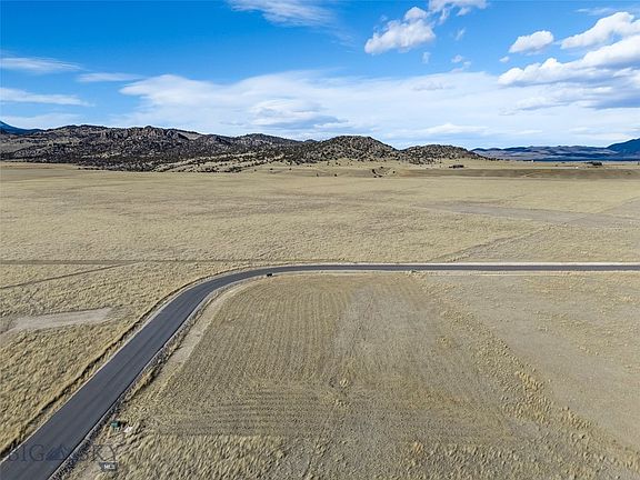 3rd image of 41 Lucille Loop