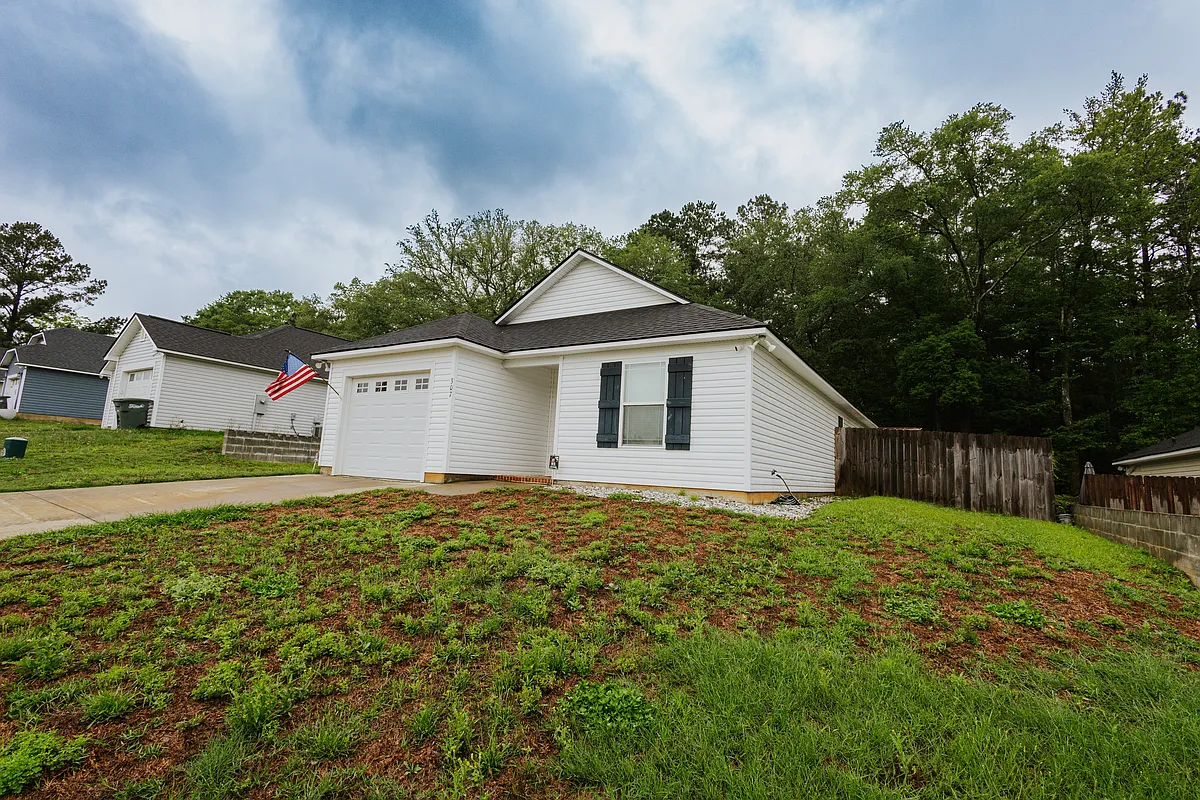 Front of House - 307 Grove Pointe Dr