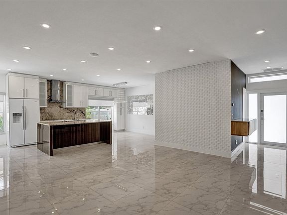 4th image of 4053 NW 61st Terrace