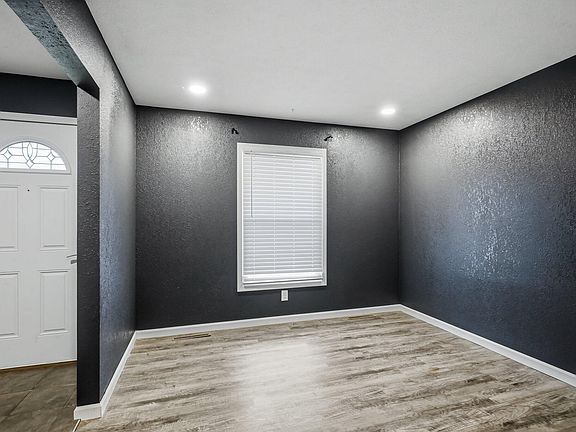 4th image of 308 S Morningside Street