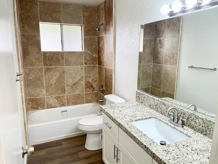 363 E Florinda St — Photo 11