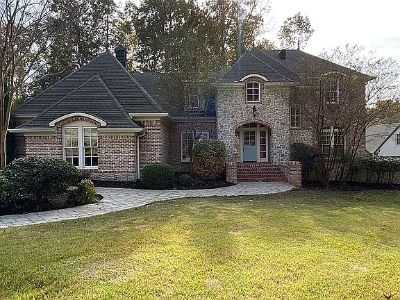 2nd image of 40 Canterbury Ln