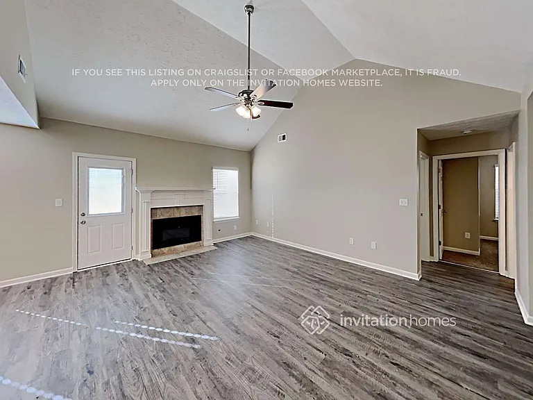 321 Saint Charles Ave — Photo 3