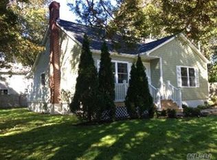 8 Tarpon Rd, Rocky Point, NY 11778