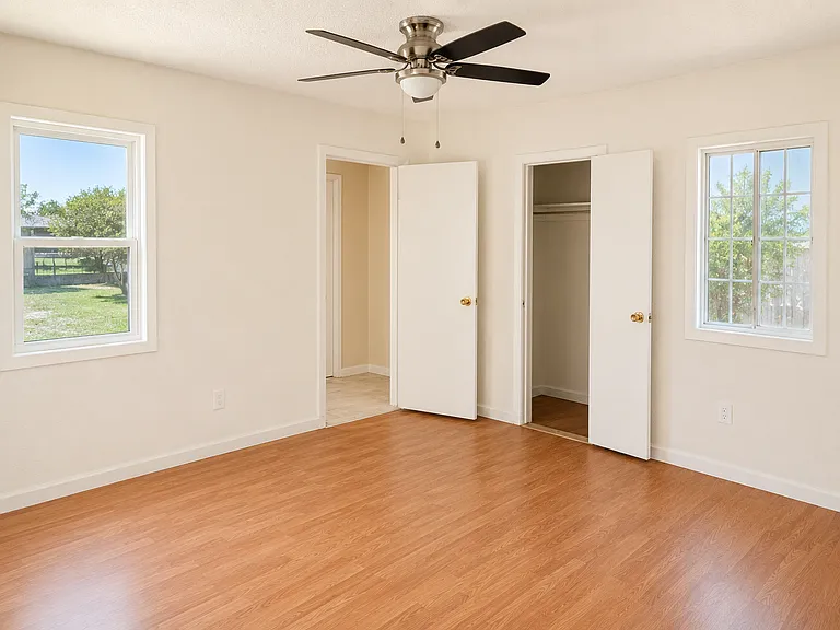 700 Arnold Ln — Photo 8