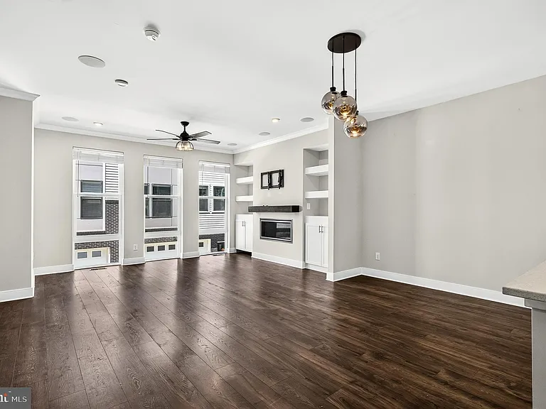 1013 S Taylor Ct — Photo 8