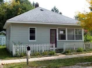 120 S Grant St, Cedar Springs, MI 49319