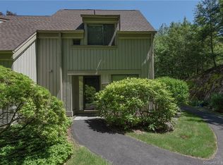 396 Heritage Vlg #E, Southbury, CT 06488