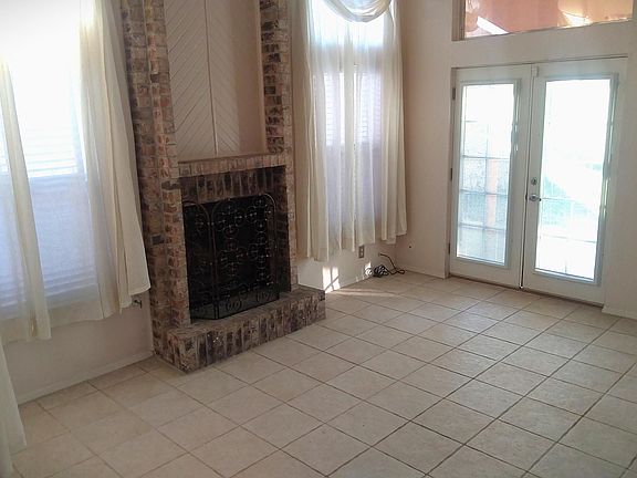 4th image of 811 Derrickson Dr