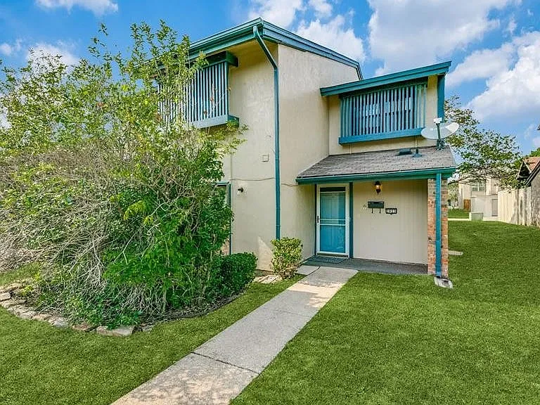 2023 Ct Pl — Photo 2