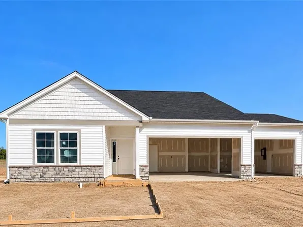 5833 Latigo Ct, Clemmons, NC 27012